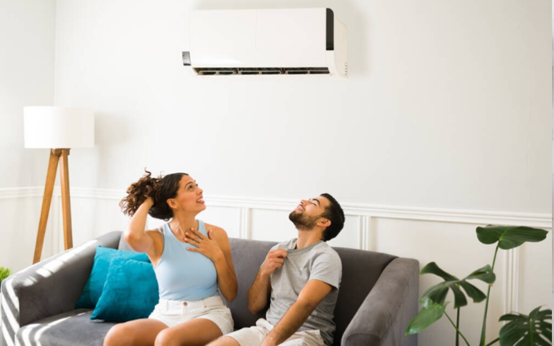 Máy lạnh thổi ra gió nhưng không lạnh