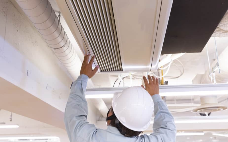 Vệ sinh máy lạnh áp trần uy tín tại TP.HCM