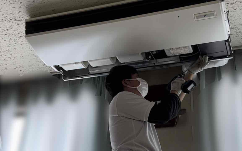 Vệ sinh máy lạnh áp trần uy tín tại TP.HCM